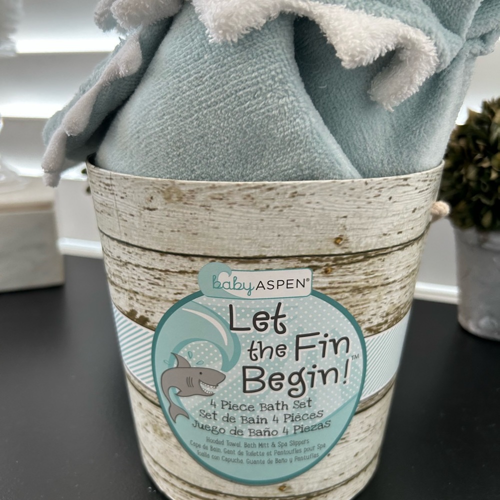 BABY ASPEN Let the Fin Begin Hooded Terry Robe, Ba - Picture 4 of 7